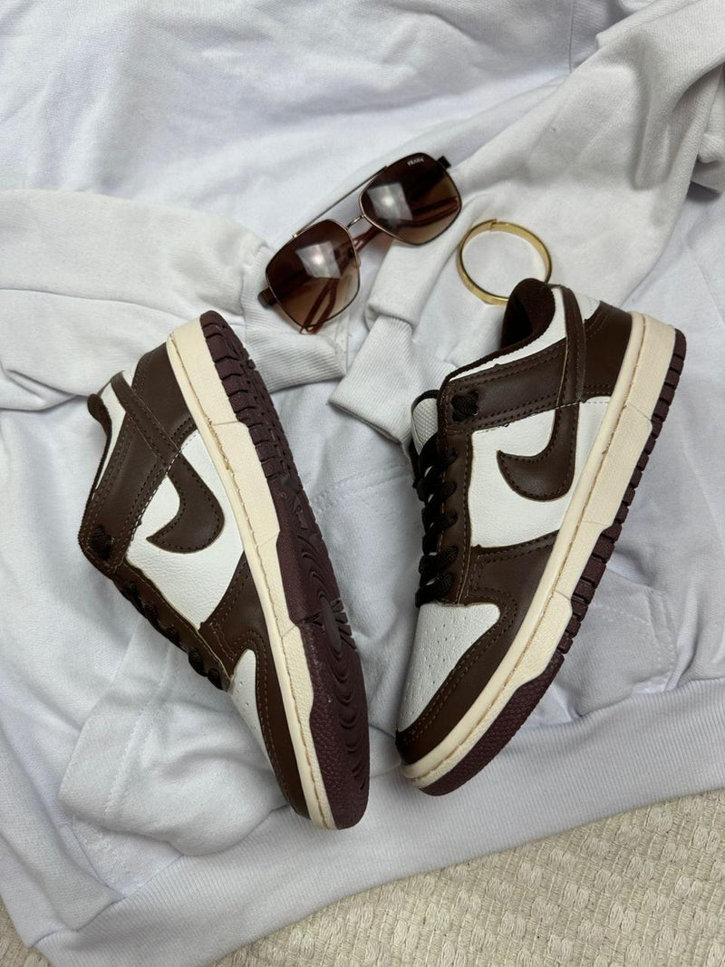 Tênis Nike DUNK Low cacau
