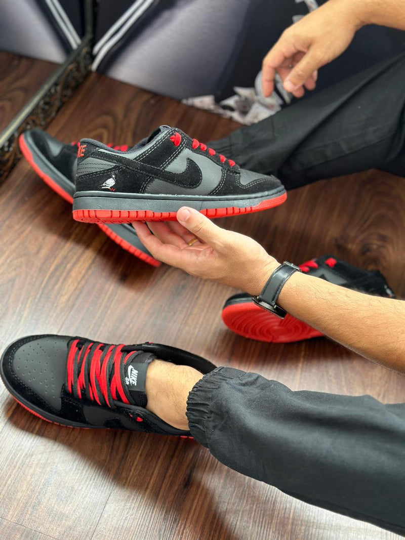 Tênis Nike DUNK Low Low Black Pigeon"