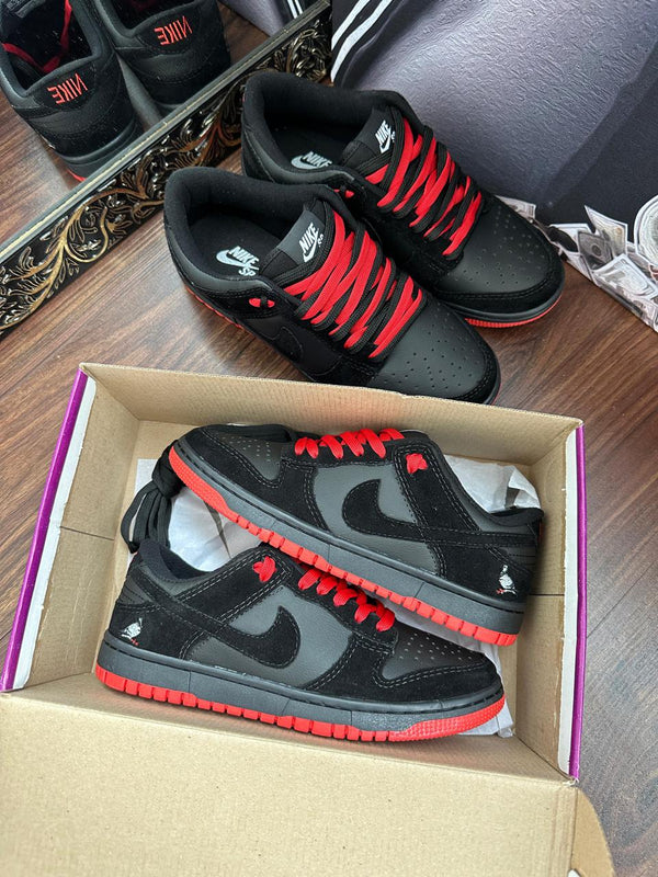 Tênis Nike DUNK Low Low Black Pigeon"
