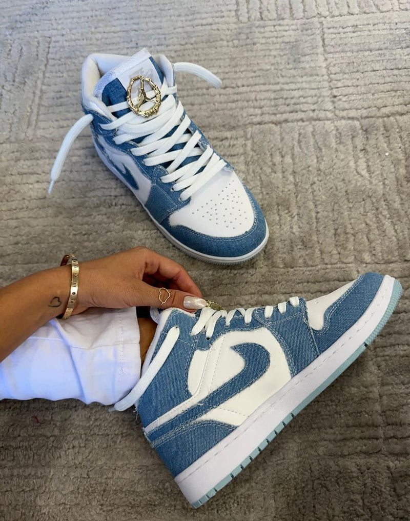 Nike jordan 1 - Modelo jeans -  Linha premium - Solado de borracha - Dois pares de cardarço - Mais chaveiro de brinde